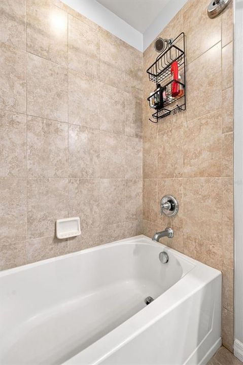 En Venta: $599,000 (4 camas, 2 baños, 2819 Pies cuadrados)