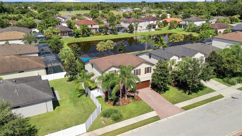 En Venta: $599,000 (4 camas, 2 baños, 2819 Pies cuadrados)