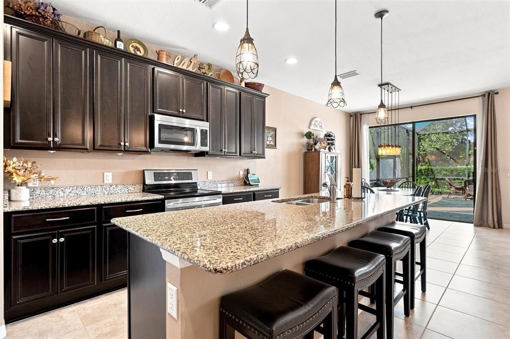 En Venta: $599,000 (4 camas, 2 baños, 2819 Pies cuadrados)