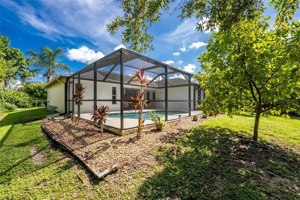 На продажу: $349,900 (3 спален, 2 ванн, 1715 Квадратных фут)