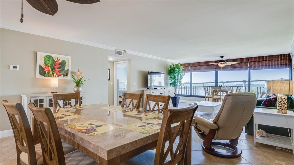 En Venta: $434,900 (2 camas, 2 baños, 1167 Pies cuadrados)
