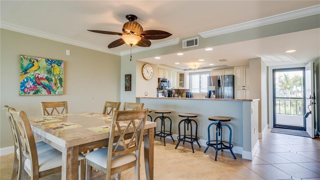 En Venta: $434,900 (2 camas, 2 baños, 1167 Pies cuadrados)