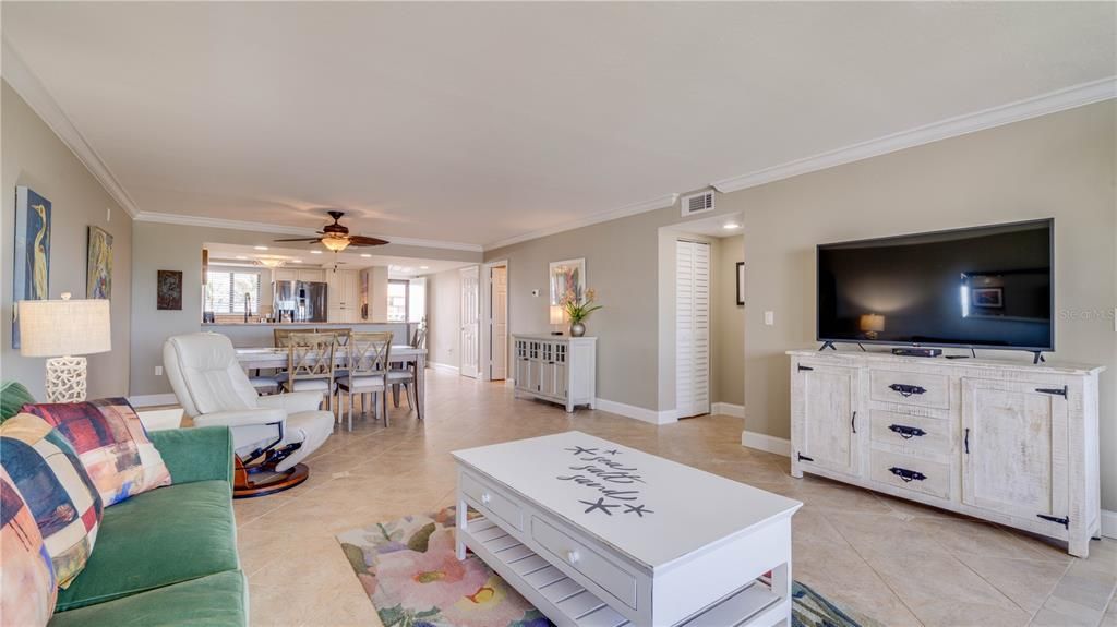 En Venta: $434,900 (2 camas, 2 baños, 1167 Pies cuadrados)