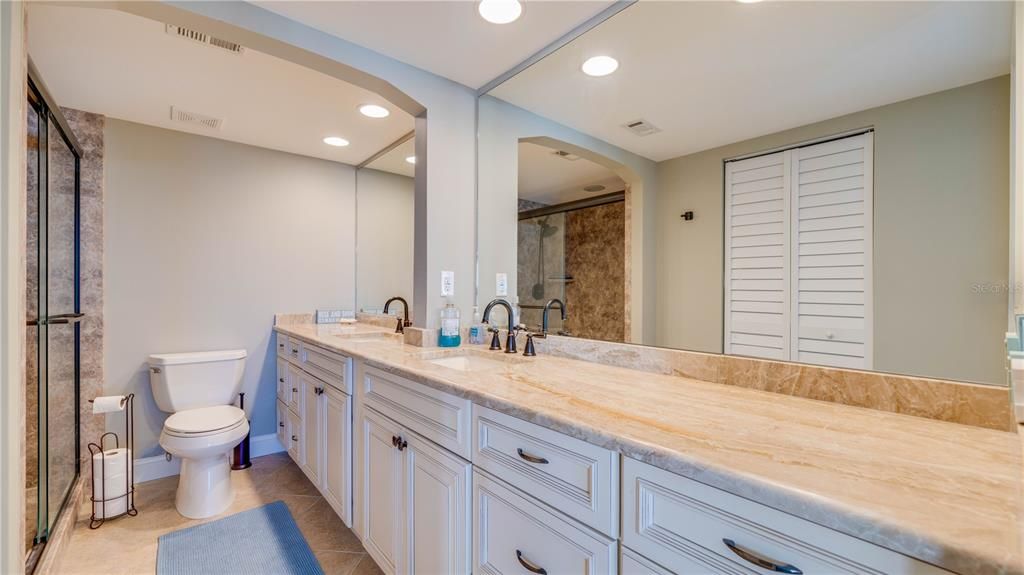 En Venta: $434,900 (2 camas, 2 baños, 1167 Pies cuadrados)