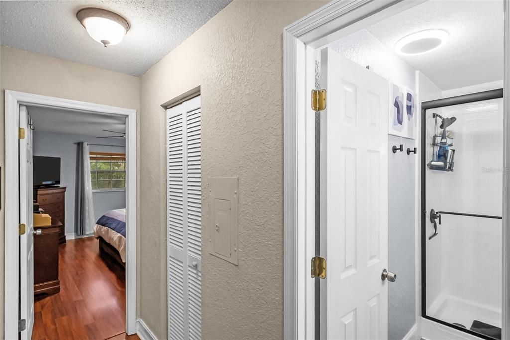 For Sale: $114,000 (1 beds, 1 baths, 856 Square Feet)