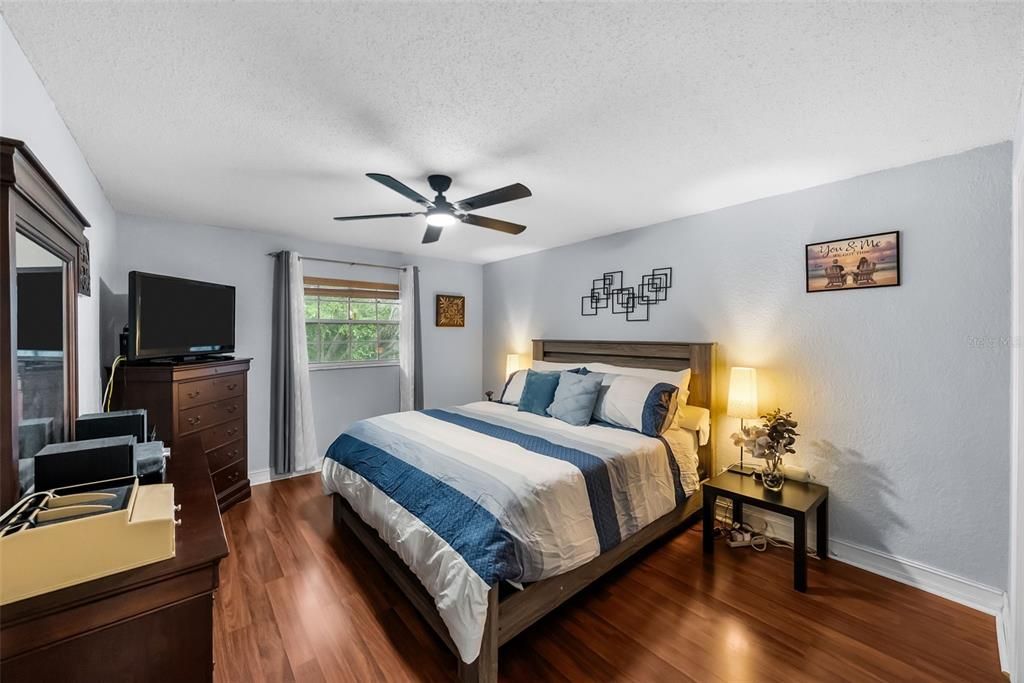For Sale: $114,000 (1 beds, 1 baths, 856 Square Feet)
