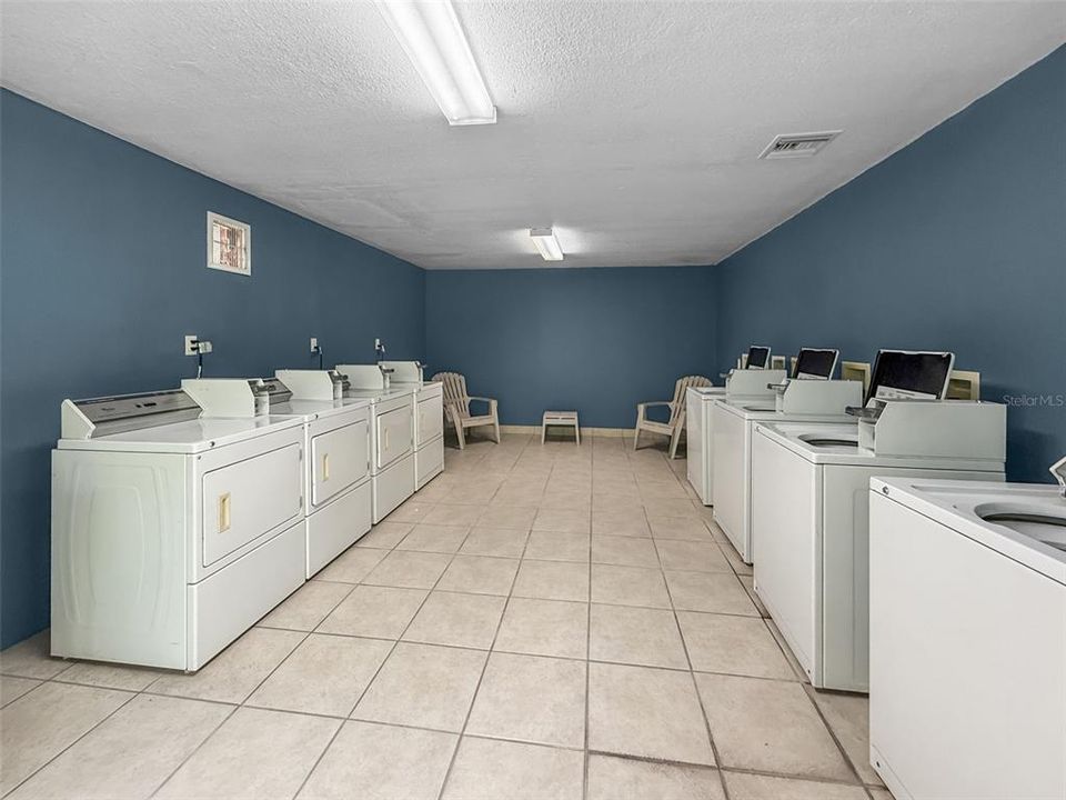 For Sale: $114,000 (1 beds, 1 baths, 856 Square Feet)