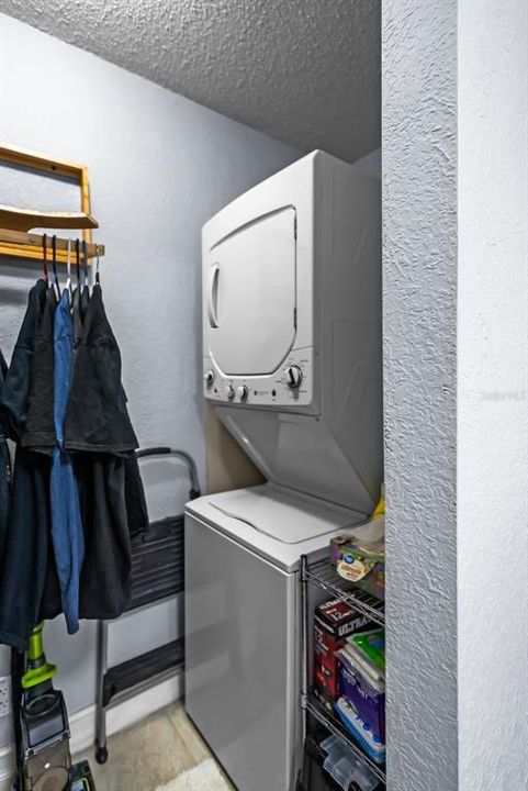 For Sale: $114,000 (1 beds, 1 baths, 856 Square Feet)