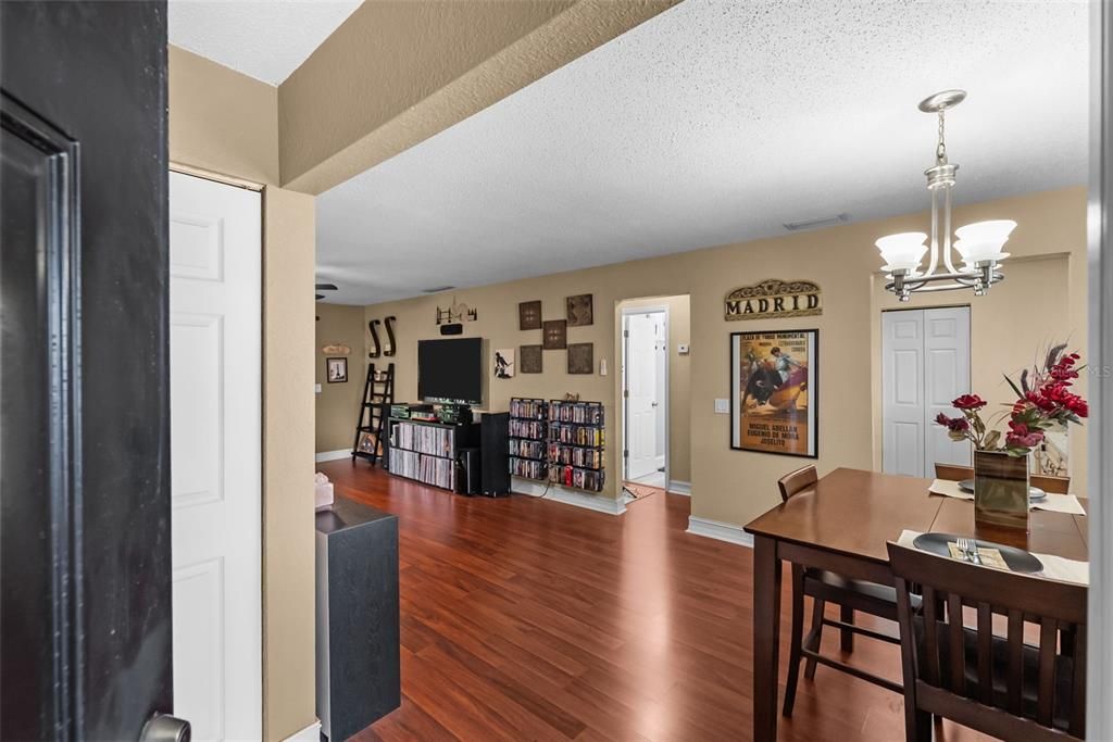 For Sale: $114,000 (1 beds, 1 baths, 856 Square Feet)
