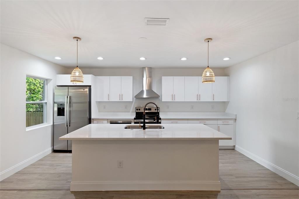 For Rent: $2,900 (3 beds, 2 baths, 1609 Square Feet)