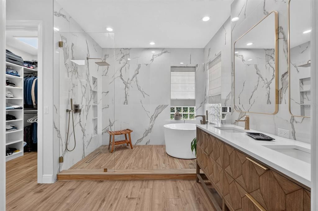 Active With Contract: $600,000 (3 beds, 2 baths, 2014 Square Feet)