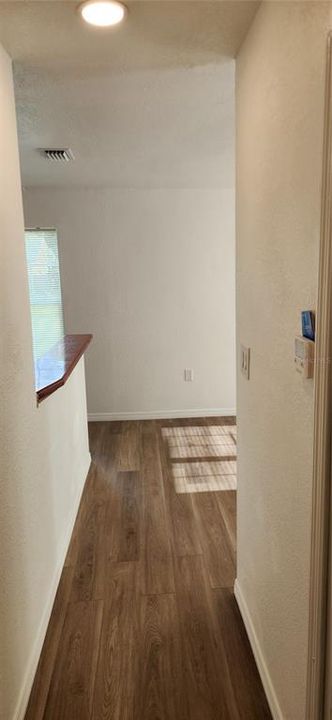 For Rent: $1,575 (2 beds, 1 baths, 716 Square Feet)
