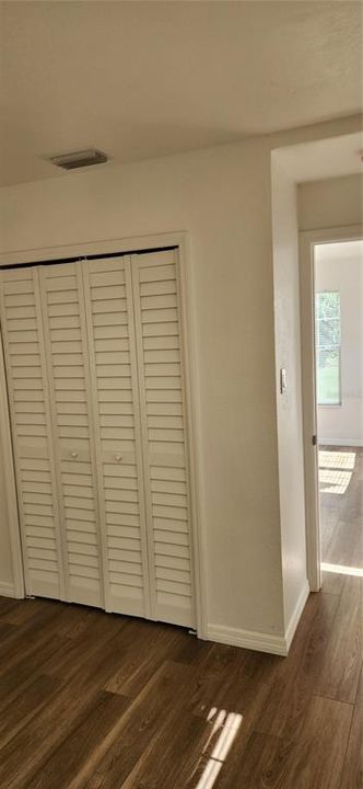 For Rent: $1,575 (2 beds, 1 baths, 716 Square Feet)