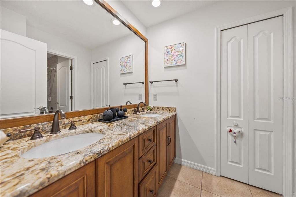For Sale: $1,475,000 (4 beds, 2 baths, 2990 Square Feet)