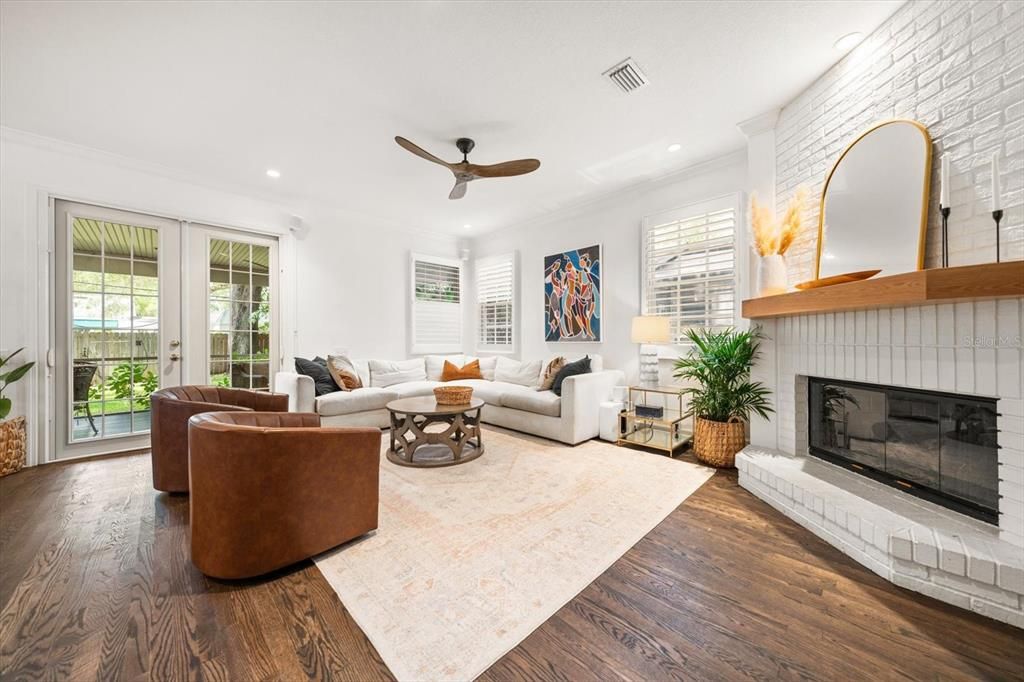 For Sale: $1,475,000 (4 beds, 2 baths, 2990 Square Feet)