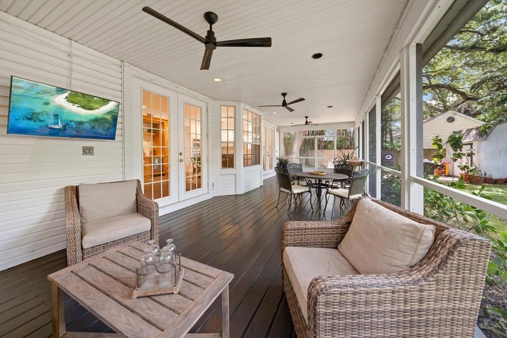 For Sale: $1,475,000 (4 beds, 2 baths, 2990 Square Feet)