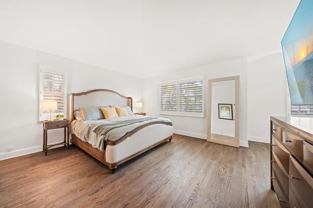 For Sale: $1,475,000 (4 beds, 2 baths, 2990 Square Feet)