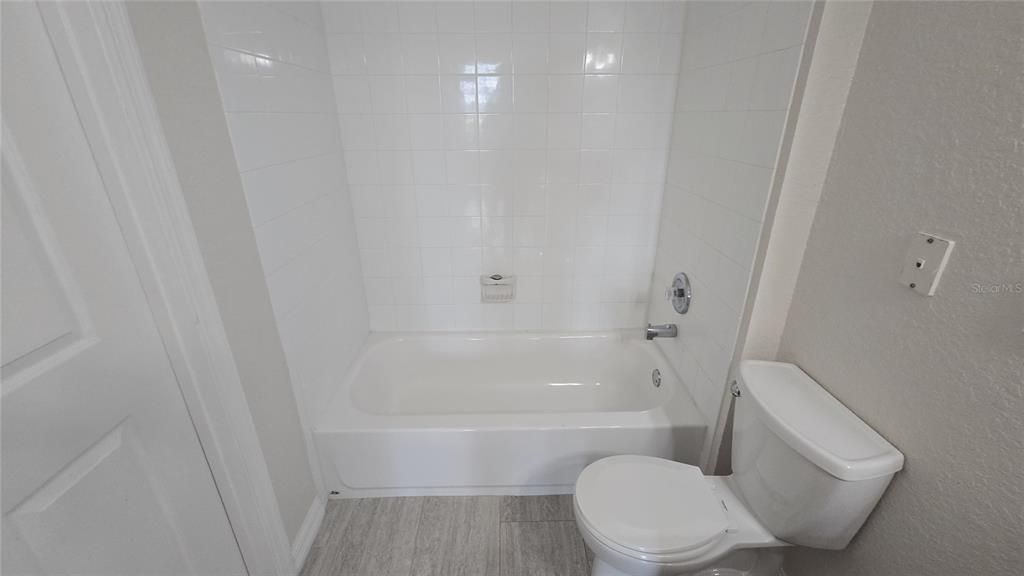 For Rent: $1,400 (2 beds, 2 baths, 1150 Square Feet)