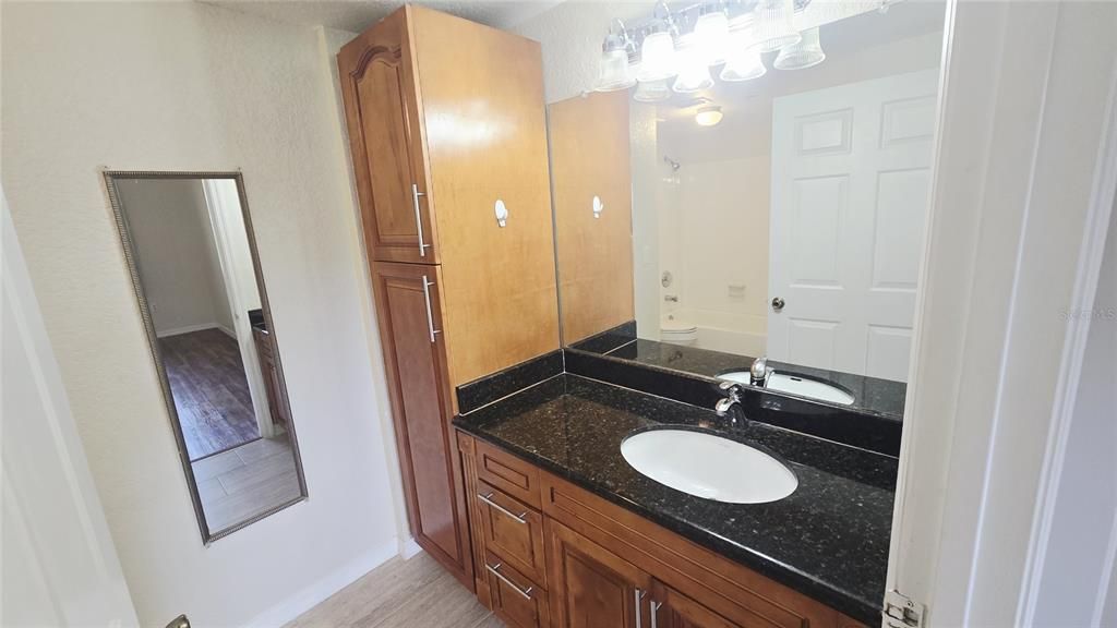 For Rent: $1,400 (2 beds, 2 baths, 1150 Square Feet)