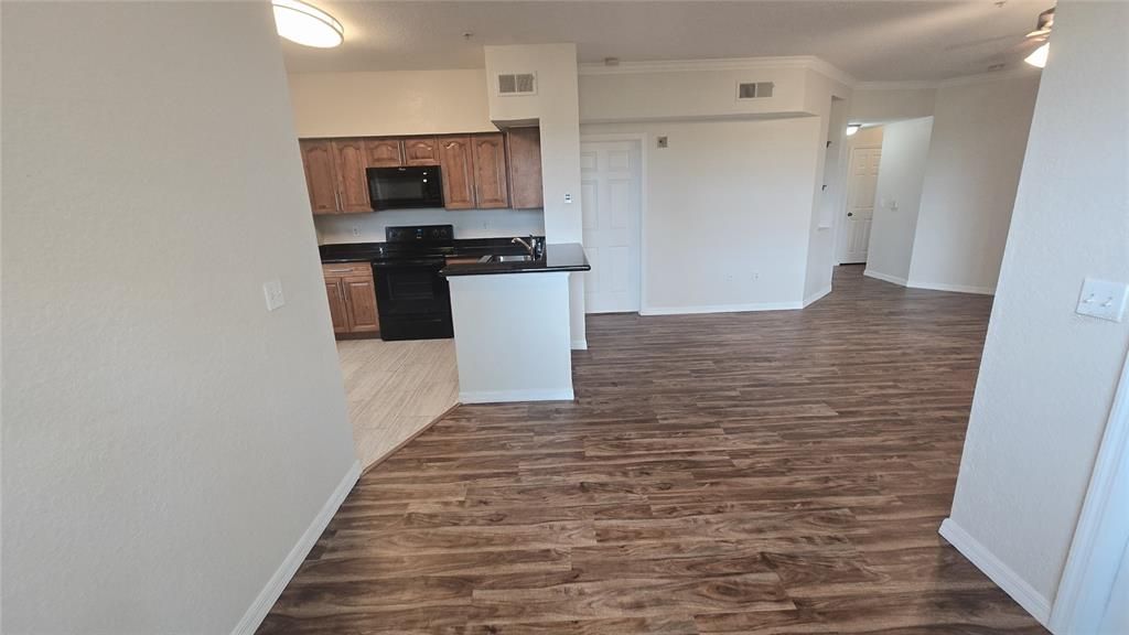 For Rent: $1,400 (2 beds, 2 baths, 1150 Square Feet)