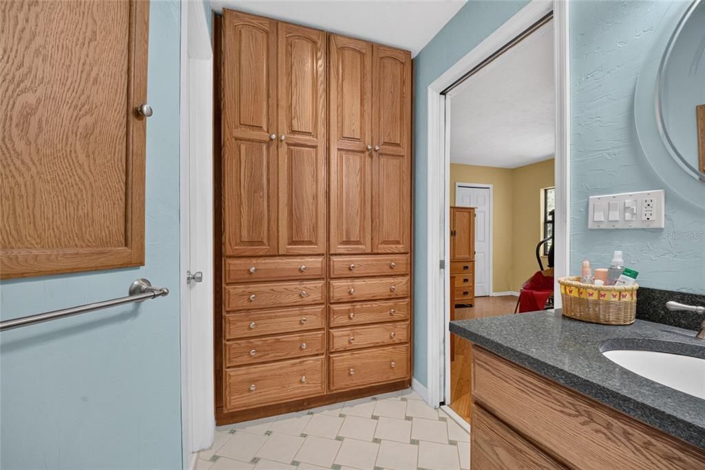 En Venta: $499,000 (3 camas, 2 baños, 2456 Pies cuadrados)