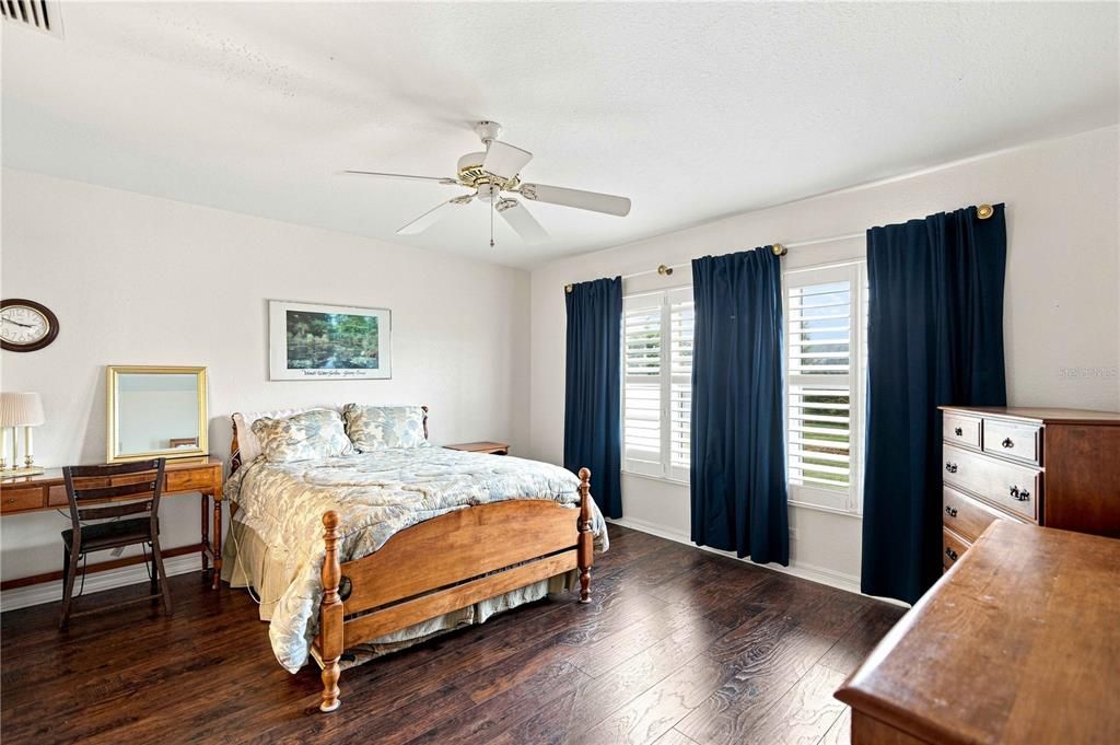 For Sale: $299,000 (2 beds, 2 baths, 1720 Square Feet)