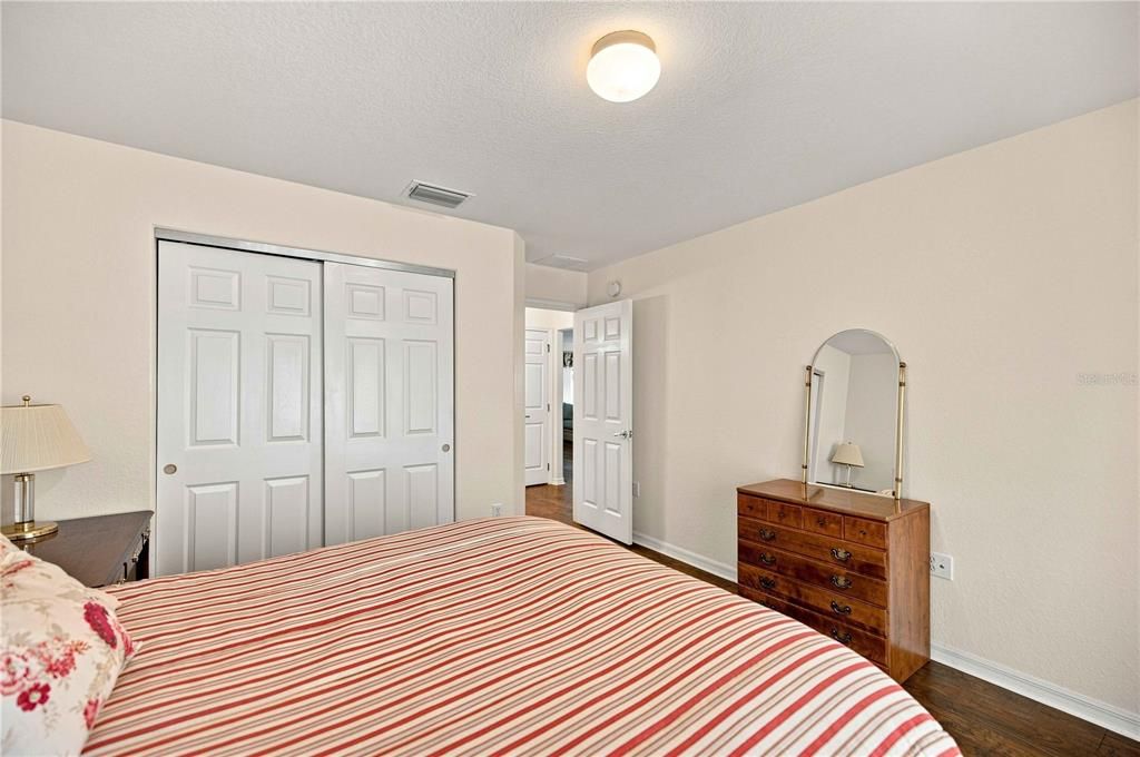For Sale: $299,000 (2 beds, 2 baths, 1720 Square Feet)