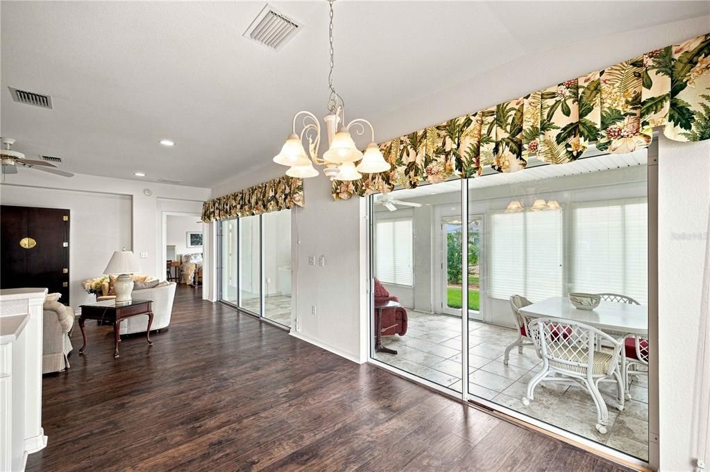For Sale: $299,000 (2 beds, 2 baths, 1720 Square Feet)