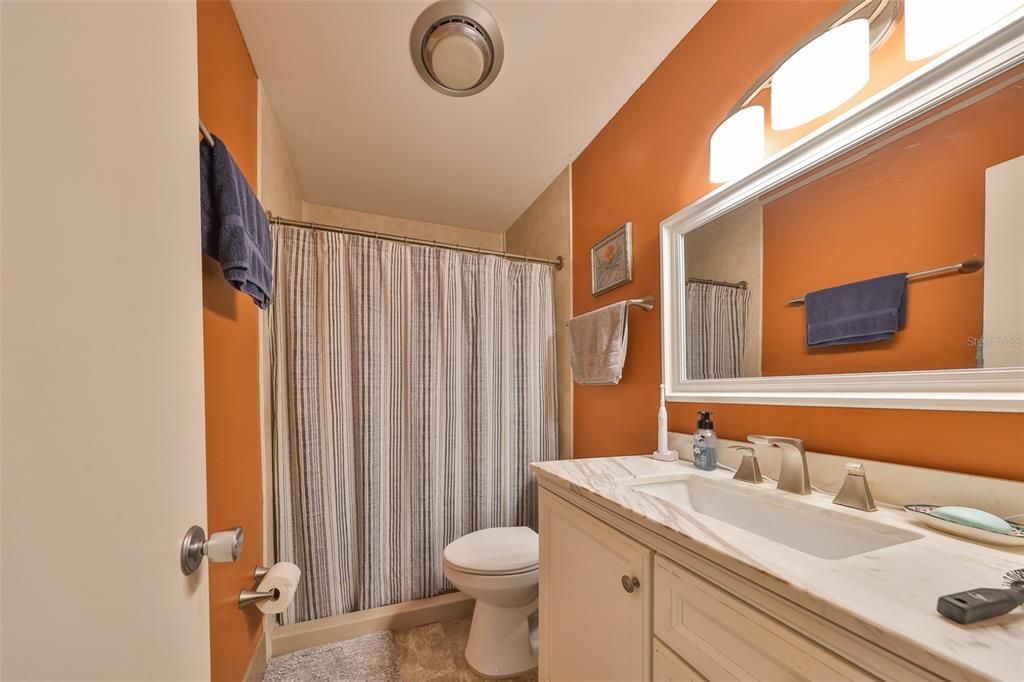 En Venta: $339,000 (4 camas, 3 baños, 1684 Pies cuadrados)