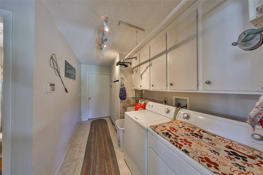 En Venta: $339,000 (4 camas, 3 baños, 1684 Pies cuadrados)