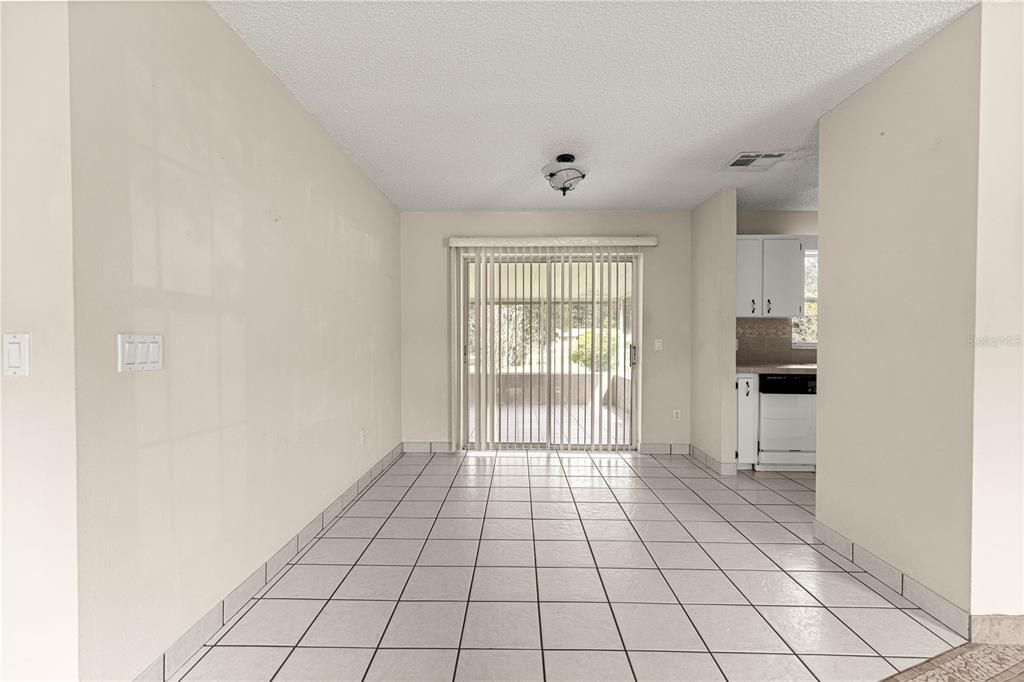 For Sale: $297,500 (2 beds, 2 baths, 1104 Square Feet)