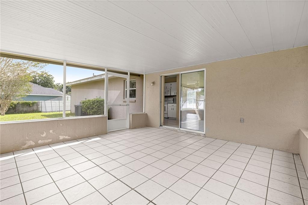 For Sale: $297,500 (2 beds, 2 baths, 1104 Square Feet)