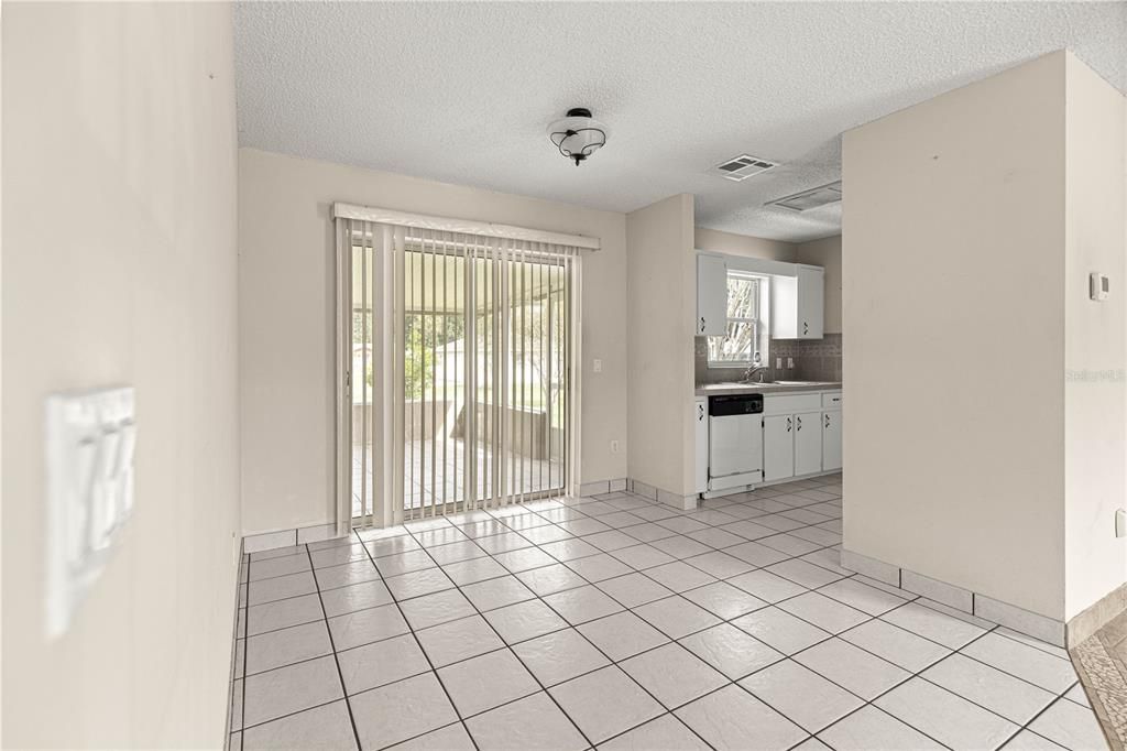 For Sale: $297,500 (2 beds, 2 baths, 1104 Square Feet)