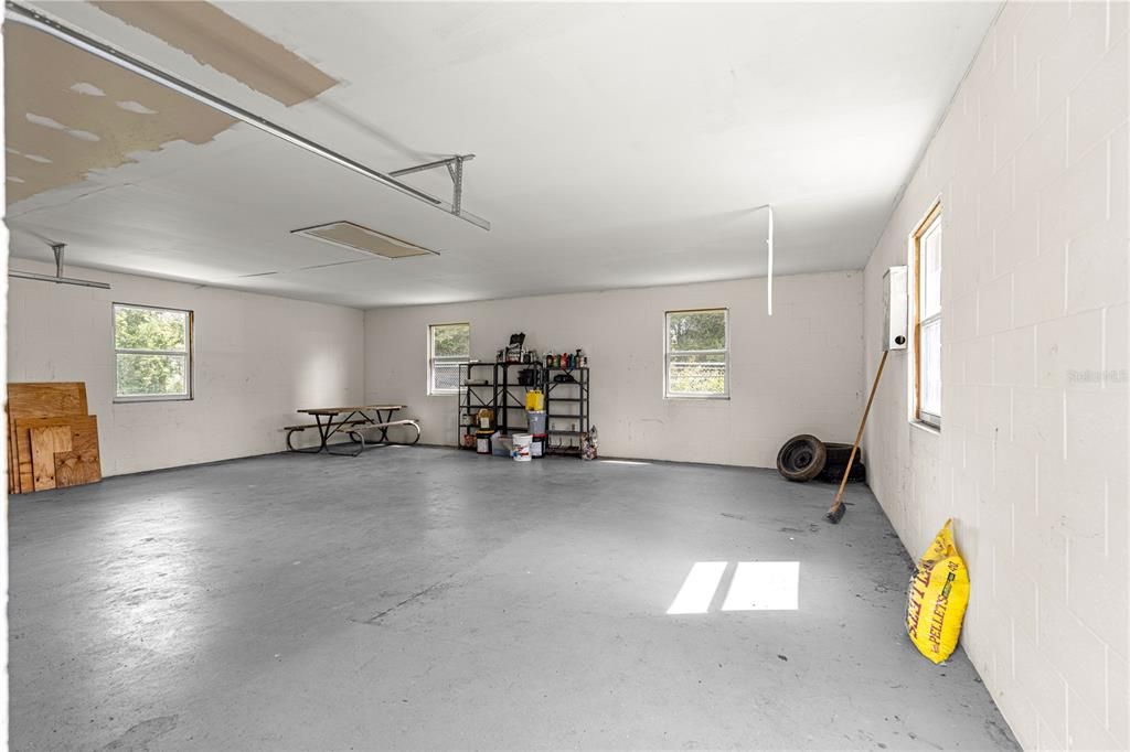For Sale: $297,500 (2 beds, 2 baths, 1104 Square Feet)