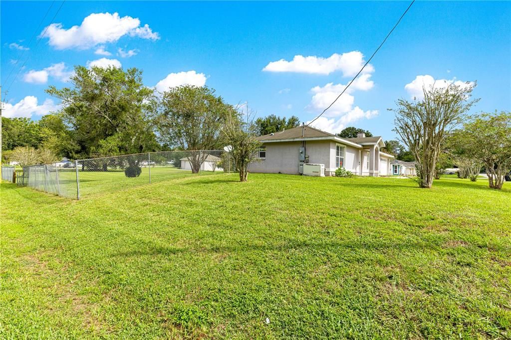 For Sale: $297,500 (2 beds, 2 baths, 1104 Square Feet)