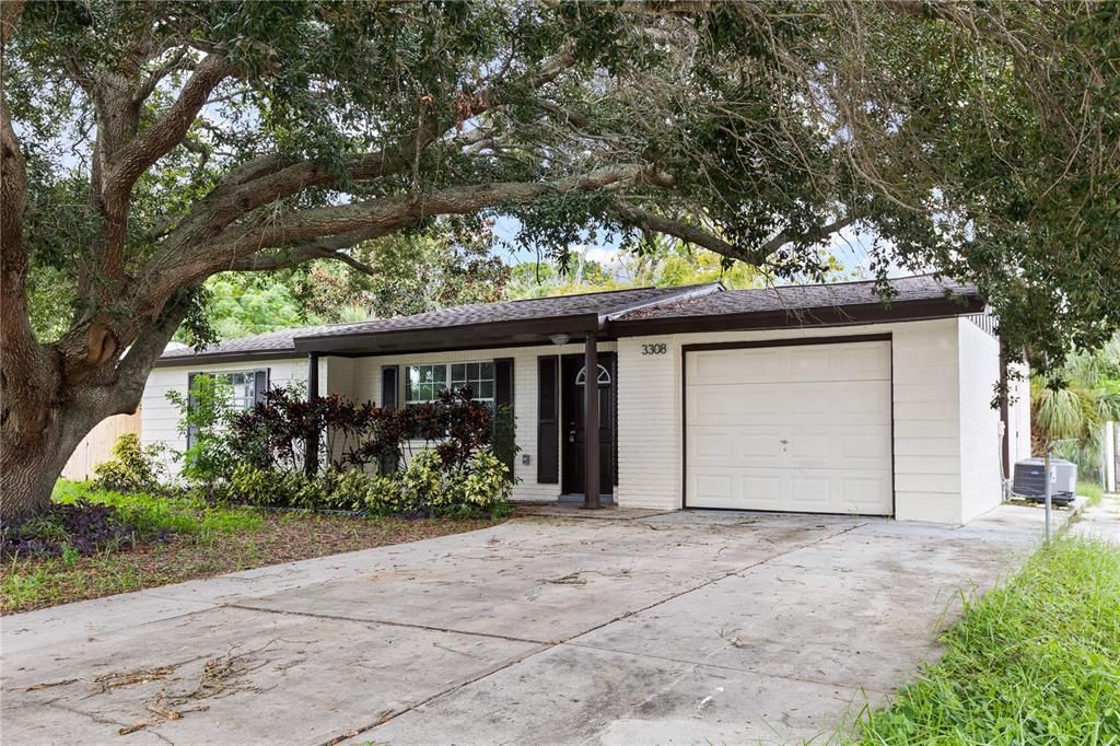 Active With Contract: $234,900 (3 beds, 2 baths, 1524 Square Feet)