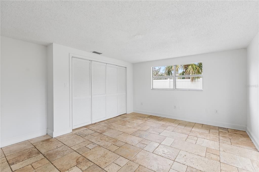 Active With Contract: $234,900 (3 beds, 2 baths, 1524 Square Feet)