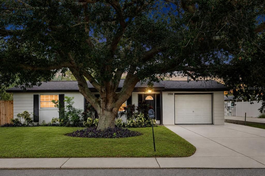 Active With Contract: $234,900 (3 beds, 2 baths, 1524 Square Feet)