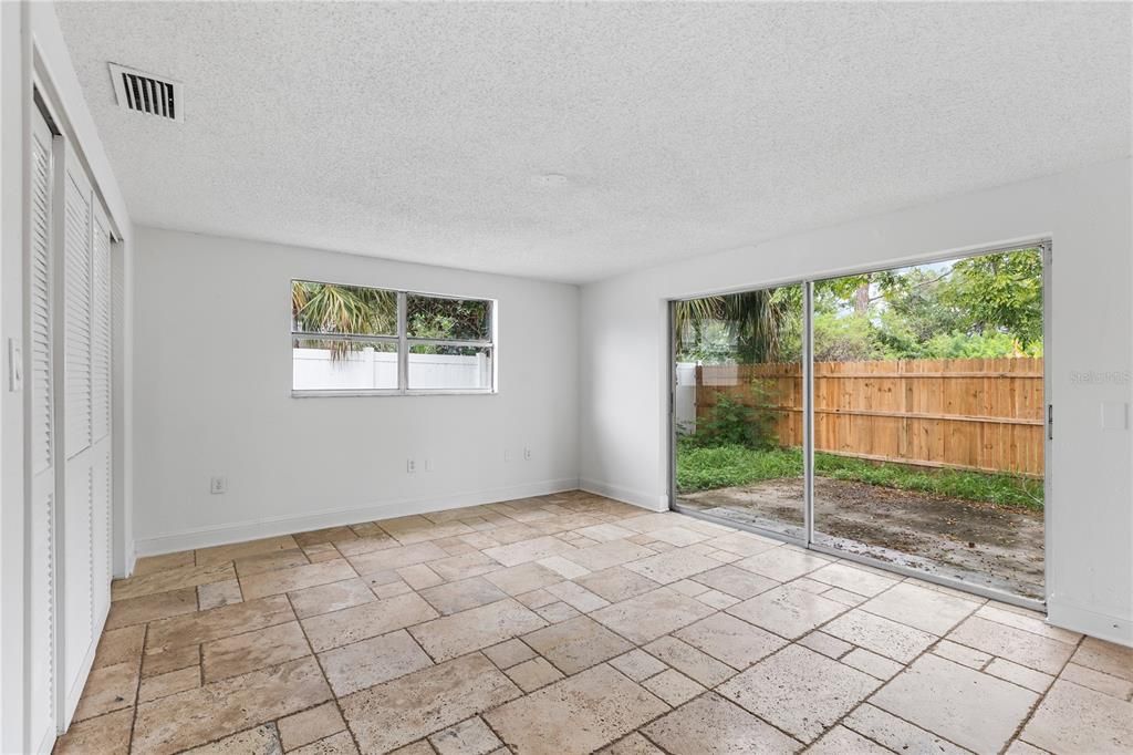 Active With Contract: $234,900 (3 beds, 2 baths, 1524 Square Feet)