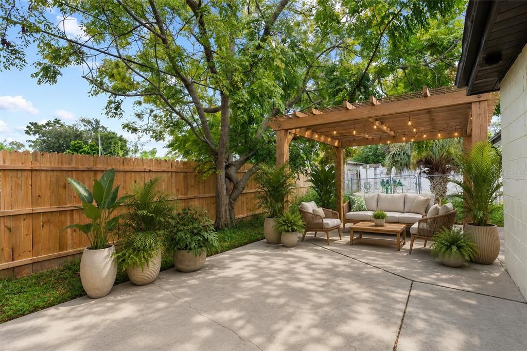 Active With Contract: $234,900 (3 beds, 2 baths, 1524 Square Feet)