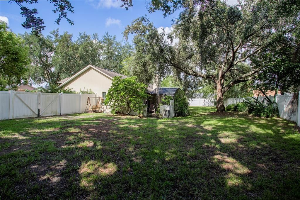 For Sale: $345,000 (3 beds, 2 baths, 1678 Square Feet)