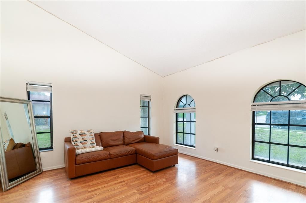 For Sale: $600,000 (4 beds, 2 baths, 2450 Square Feet)