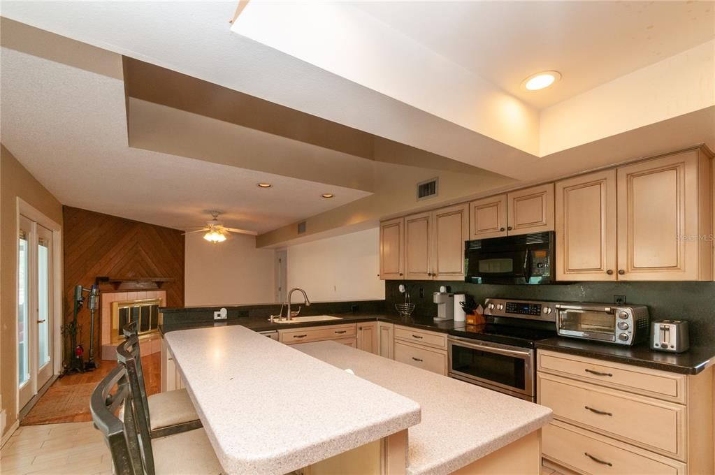 For Sale: $600,000 (4 beds, 2 baths, 2450 Square Feet)