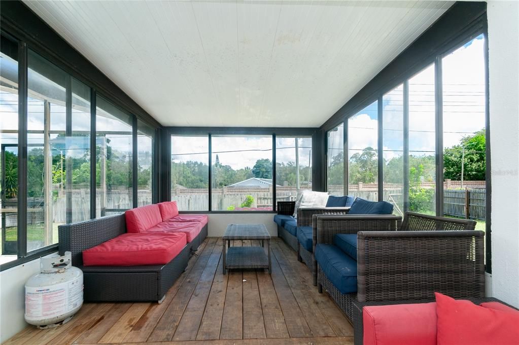 For Sale: $600,000 (4 beds, 2 baths, 2450 Square Feet)