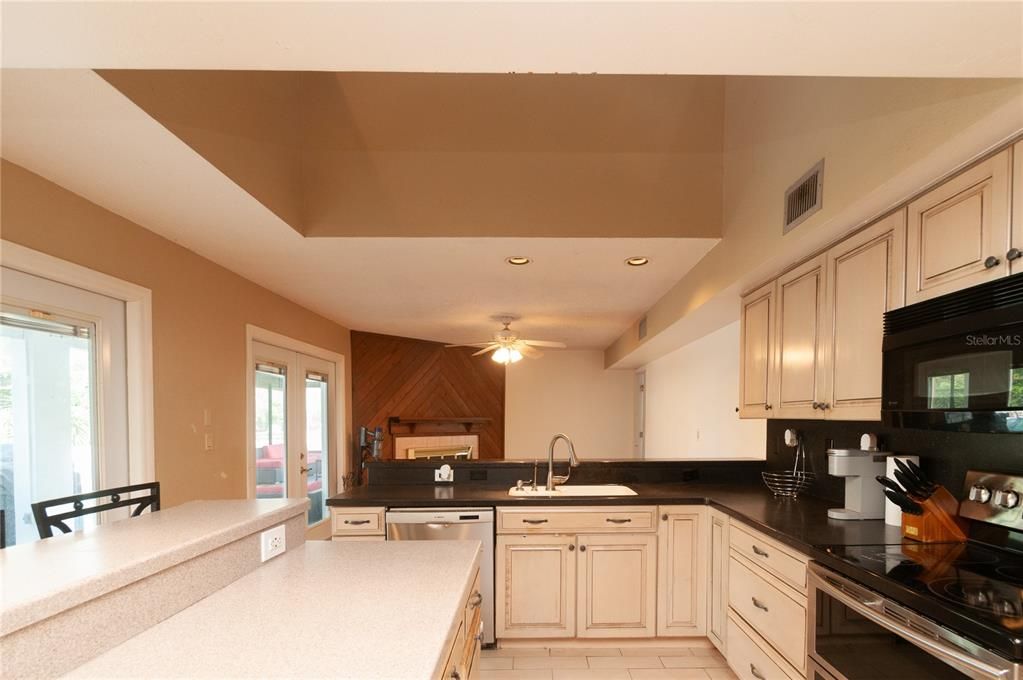 For Sale: $600,000 (4 beds, 2 baths, 2450 Square Feet)