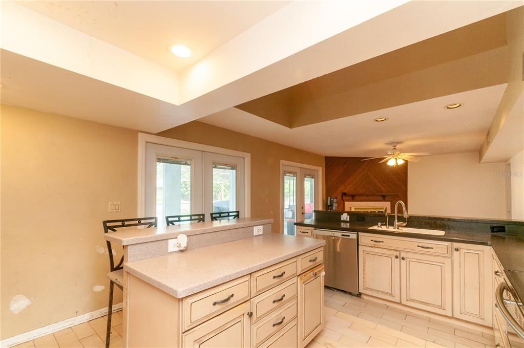 For Sale: $600,000 (4 beds, 2 baths, 2450 Square Feet)