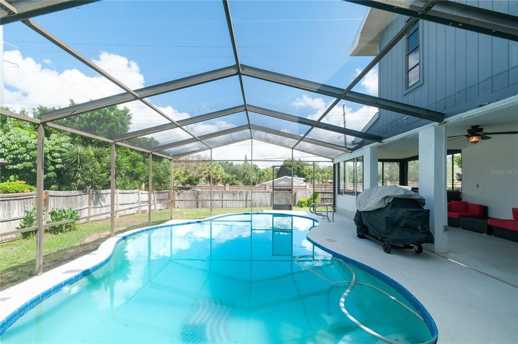 For Sale: $600,000 (4 beds, 2 baths, 2450 Square Feet)