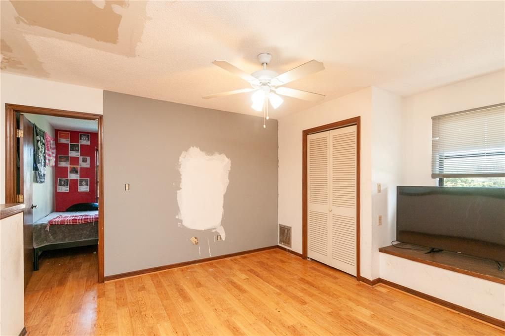 For Sale: $600,000 (4 beds, 2 baths, 2450 Square Feet)