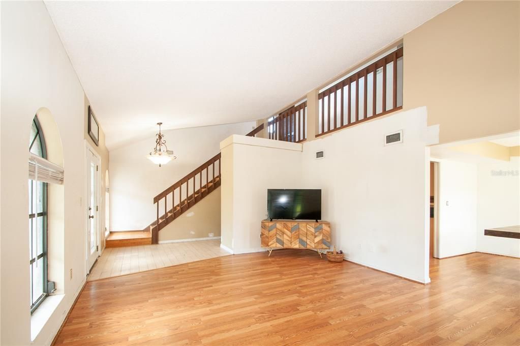 For Sale: $600,000 (4 beds, 2 baths, 2450 Square Feet)
