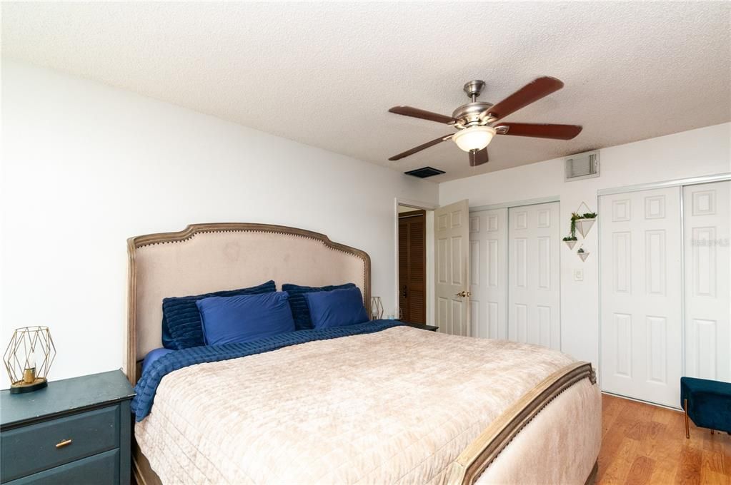 For Sale: $600,000 (4 beds, 2 baths, 2450 Square Feet)